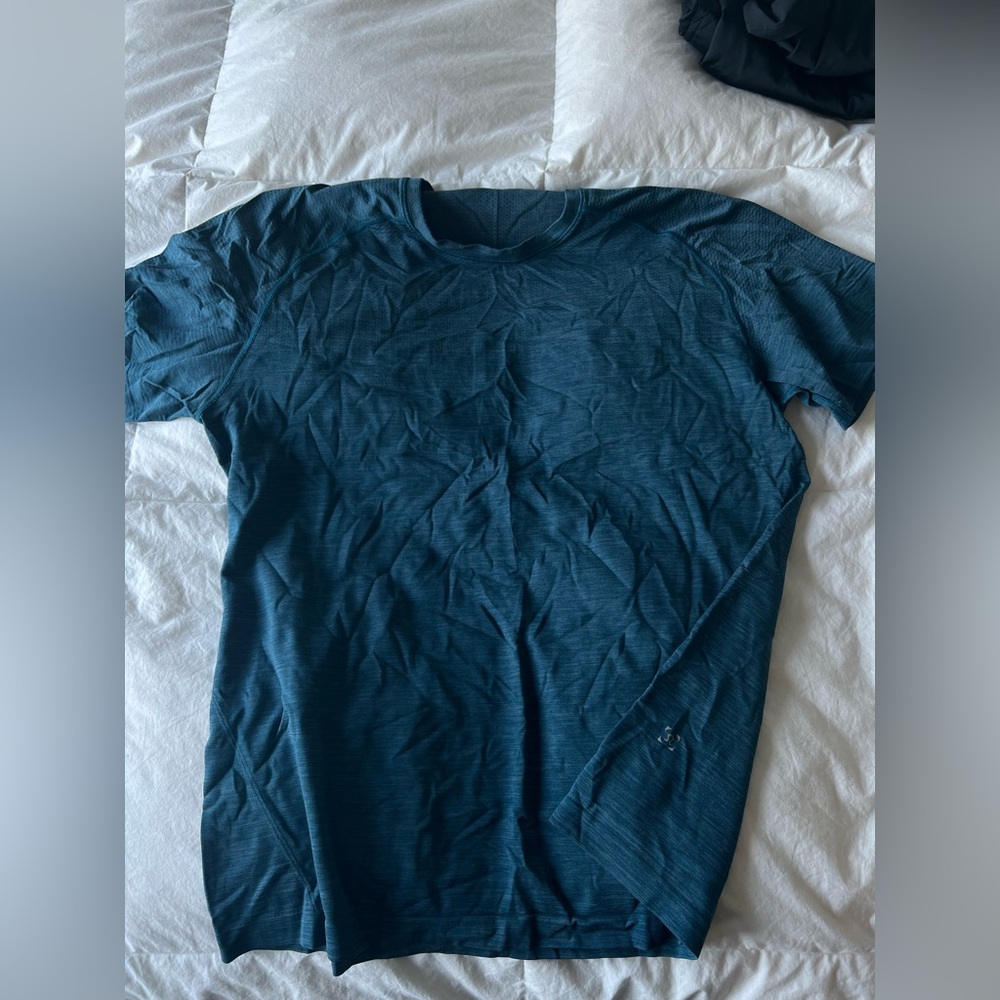 Lululemon men’s metal vent tech tee shirt large